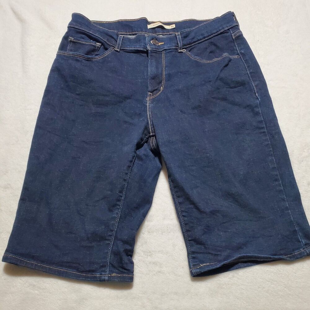LEVI'S CLASSIC JEAN SHORTS Women's Size 30 Blue BERMUDA DENIM